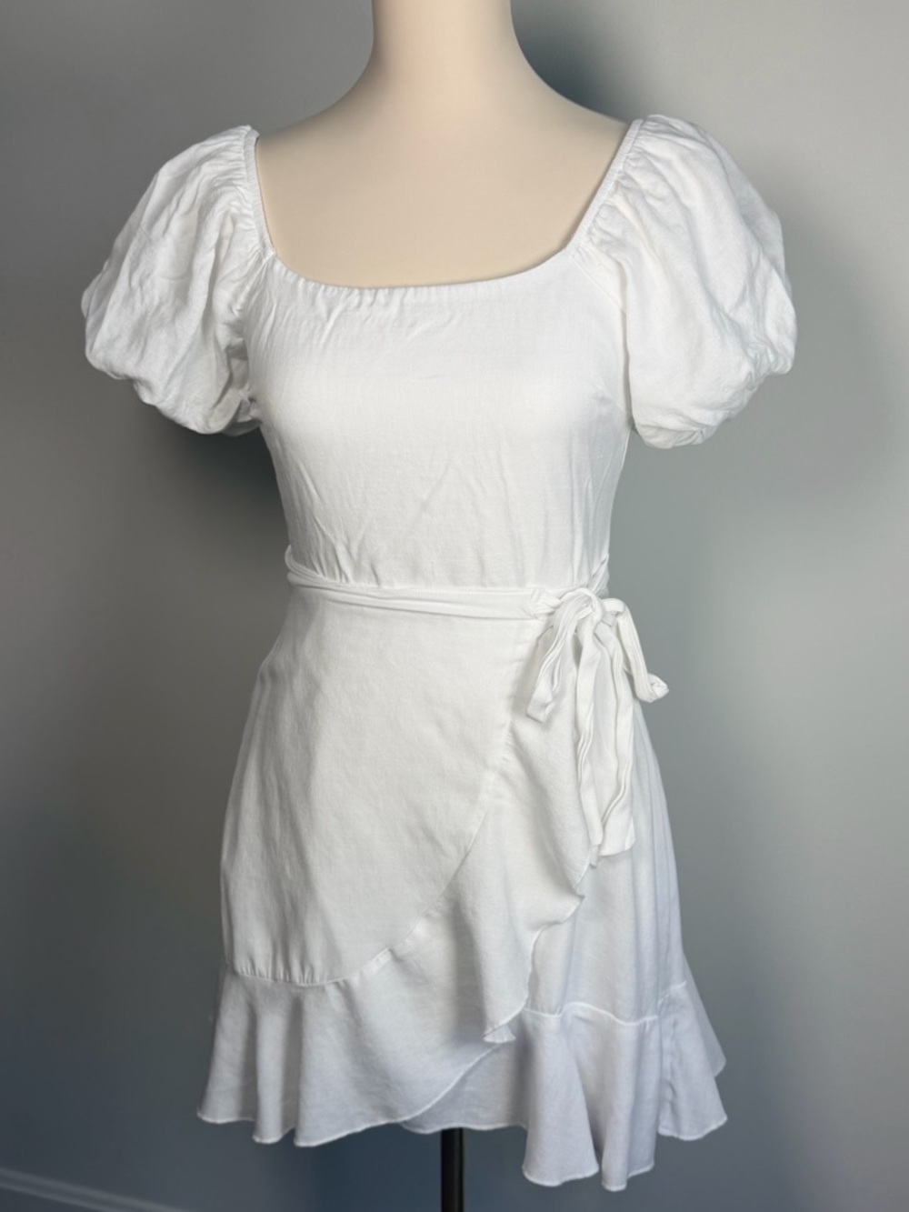 Graduation/Bridal White Puff Sleeve Wrap Mini Dress size Medium